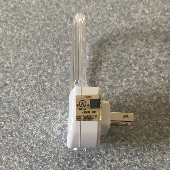 LED Night Light with Sensor - Picture 3 of 9